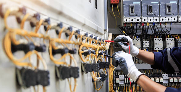 Professional Electrician technician working in Bowling Green, MD